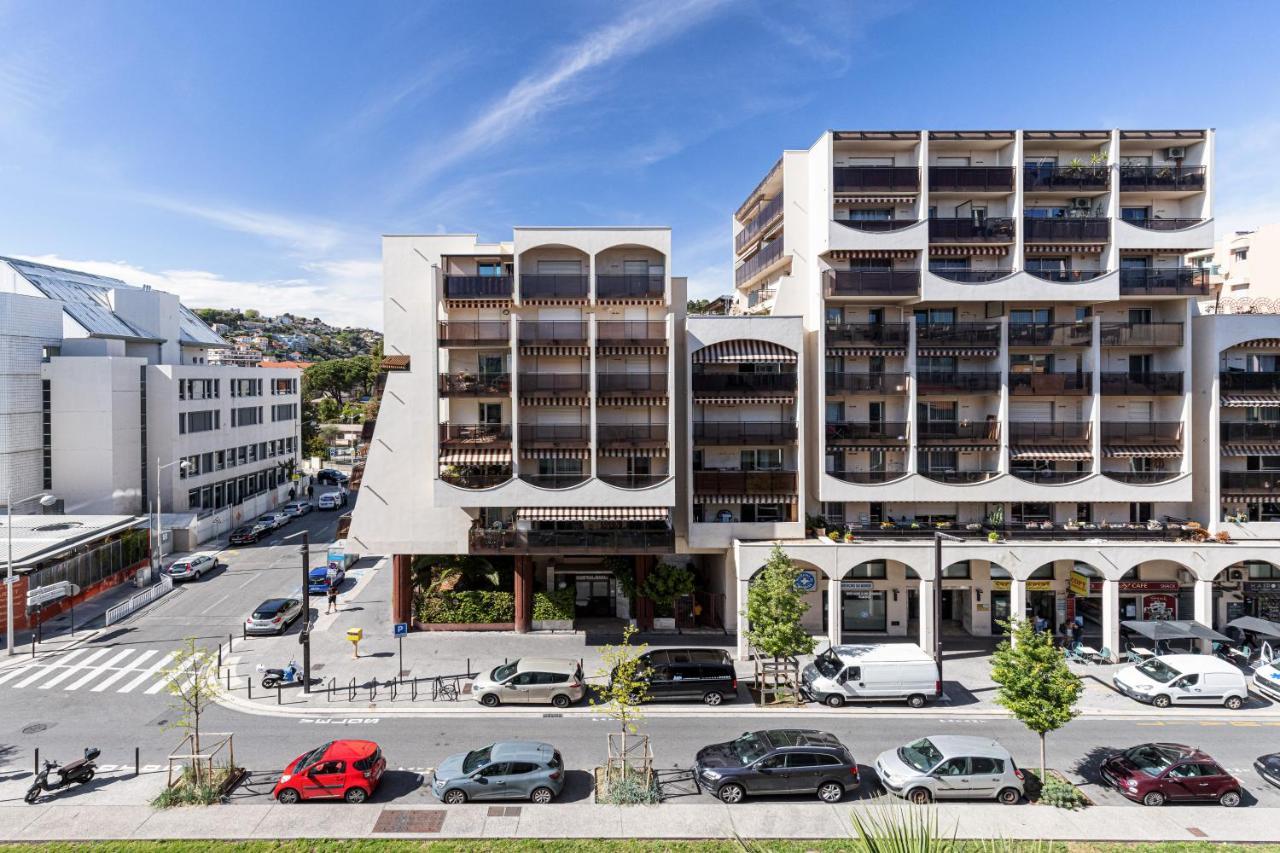 The Place To Be In Nizza Esterno foto