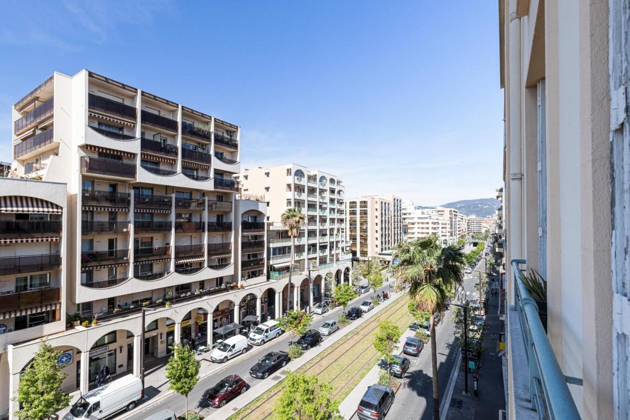The Place To Be In Nizza Esterno foto